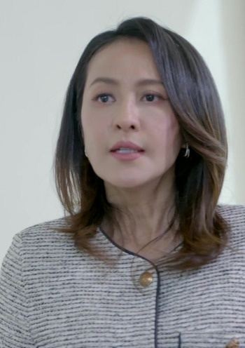 A.Parasites.Heart.S01E01.1080p.NF.WEB-DL.AAC2.0.H.264-TRB