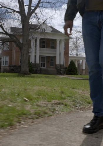 A.Very.Haunted.Renovation.S01E01.1080p.AMZN.WEB-DL.DDP2.0.H.264-TRB