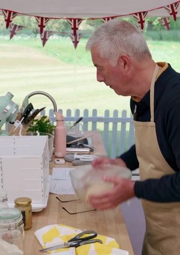 The.Great.British.Bake.Off.S17E04.1080p.HDTV.H264-TRB